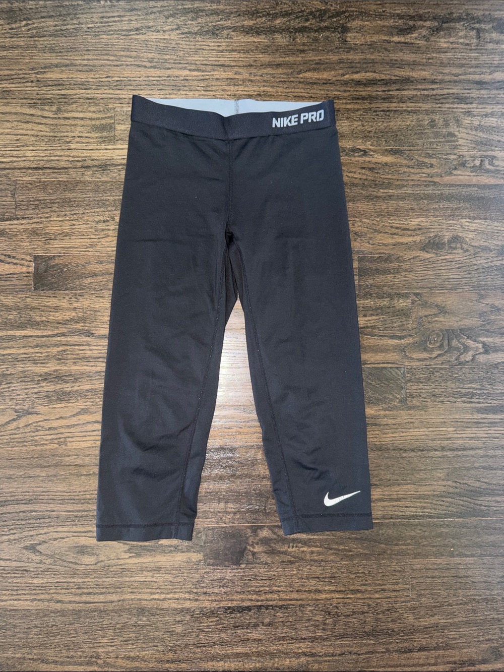 Nike Black Girls' Crop Athletic Leggings